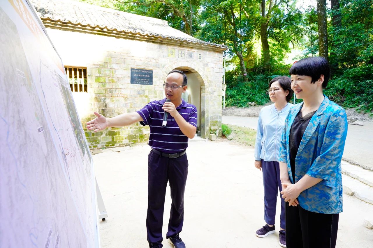 卢小青在景德镇市调研：高质量抓好陶瓷文化遗产保护传承