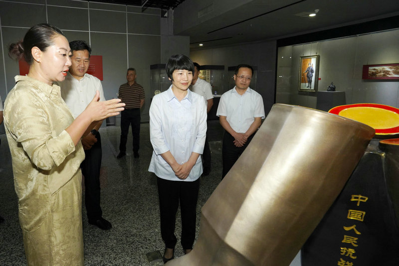 卢小青在景德镇市、南昌市调研