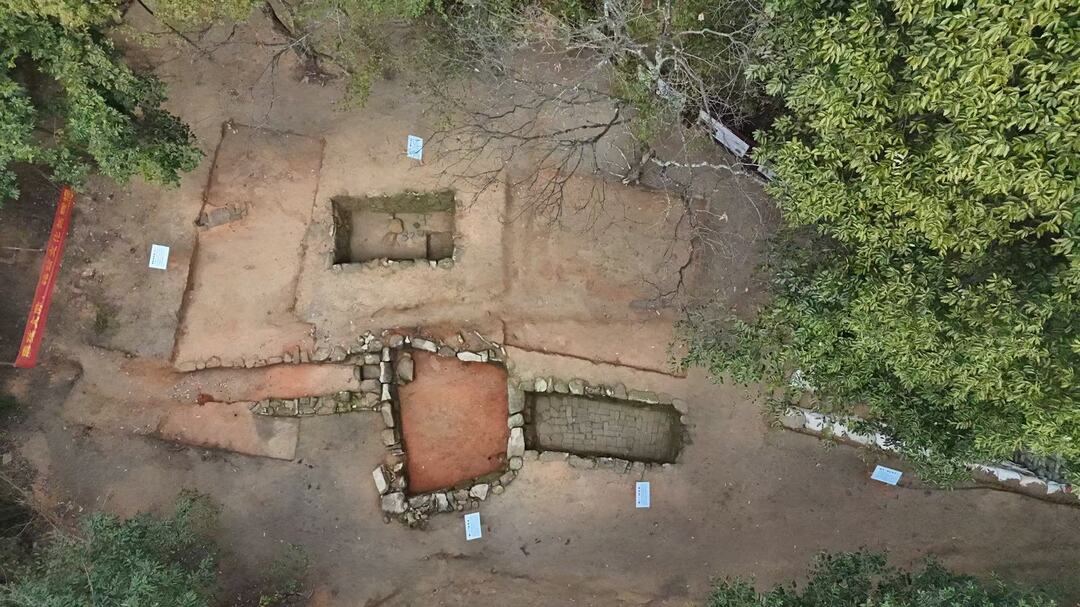 历史文化知识：高岭瓷土矿遗址