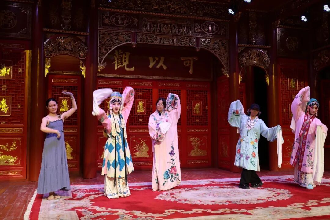 高腔嘹亮、市集火热，“窑火千年·戏韵七夕”非遗雅集活动在京举行