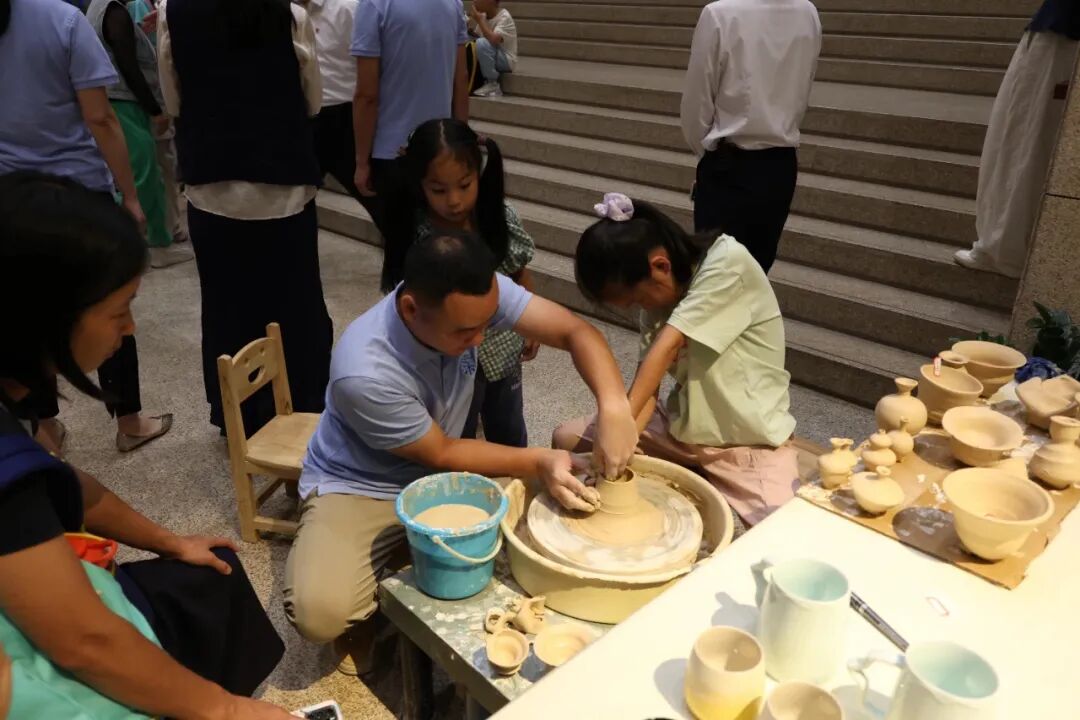 高腔嘹亮、市集火热，“窑火千年·戏韵七夕”非遗雅集活动在京举行