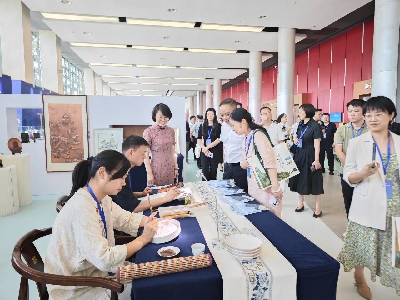 景德镇手工制瓷技艺亮相长江流域非遗交流展示活动